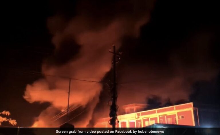 8g9n7qog_churachandpur-manipur-fire_625x300_27_April_23.jpg