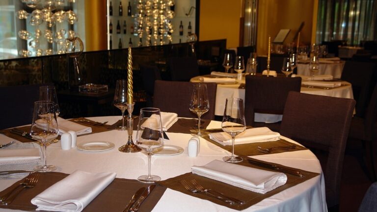 jvuenreg_restaurant_625x300_27_April_23.jpg