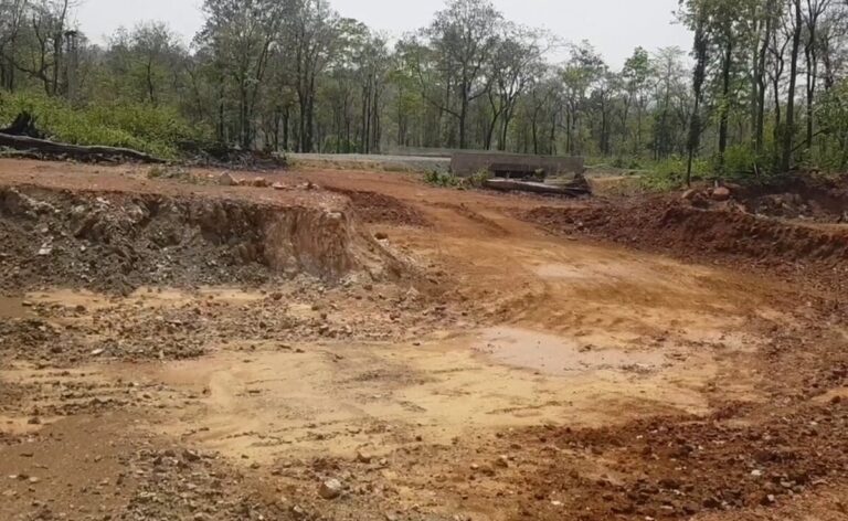 t51887bo_dantewada-maoist-attack-generic-ndtv_625x300_26_April_23.jpg