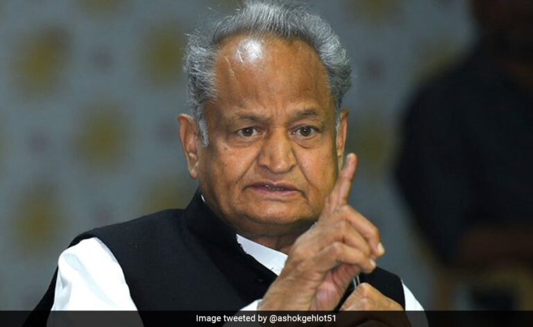 4dg2tjgk_ashok-gehlot-twitter_625x300_07_May_23.jpg
